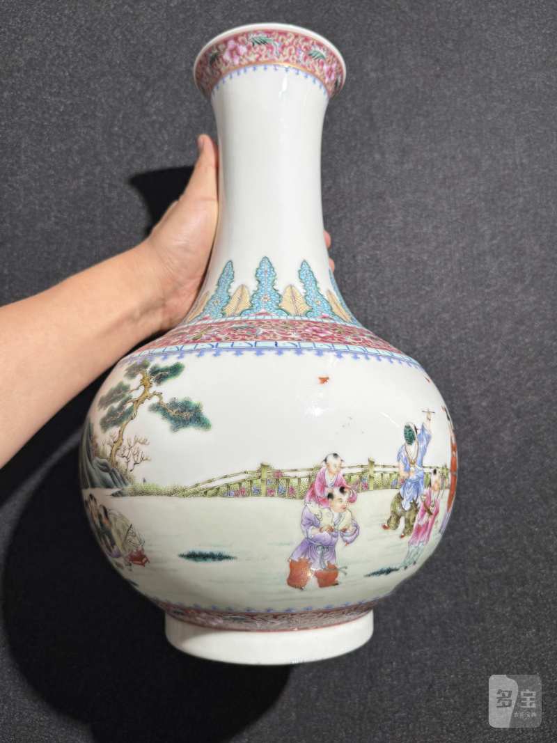 民国 粉彩婴戏图玉堂春瓶一对 - 图12